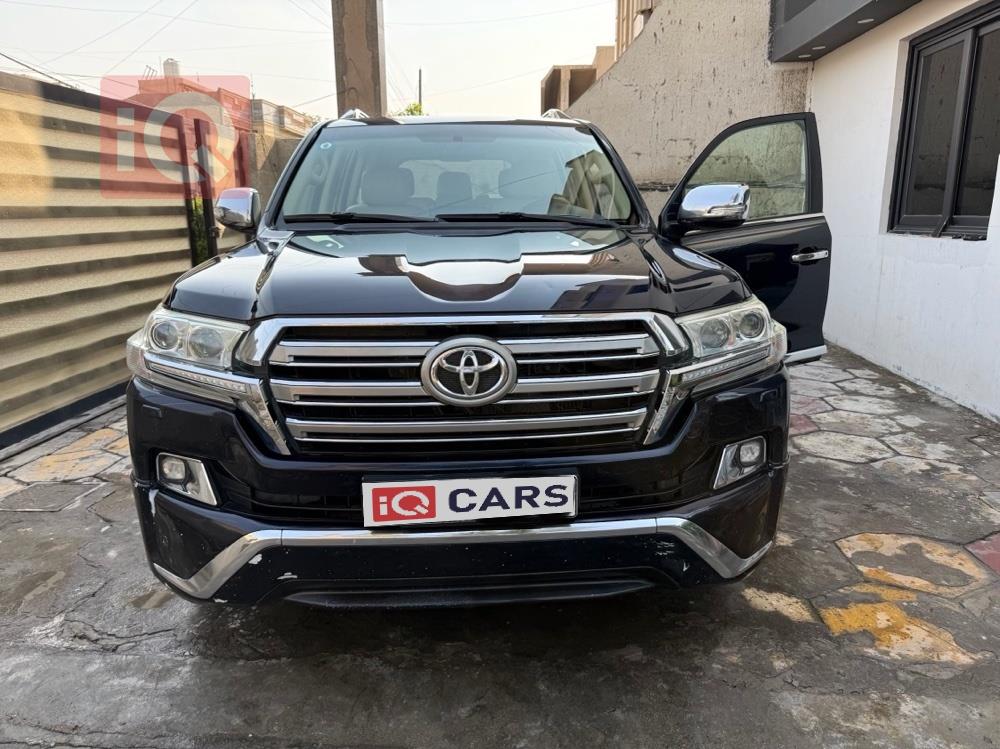 تويوتا لاندكروزر